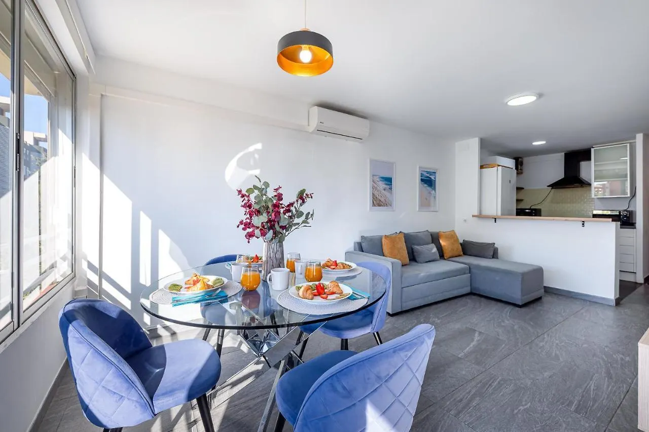 797 Holiday Rentals - Acogedor Apartamento Para 3 Con Piscina Benalmádena Appartement