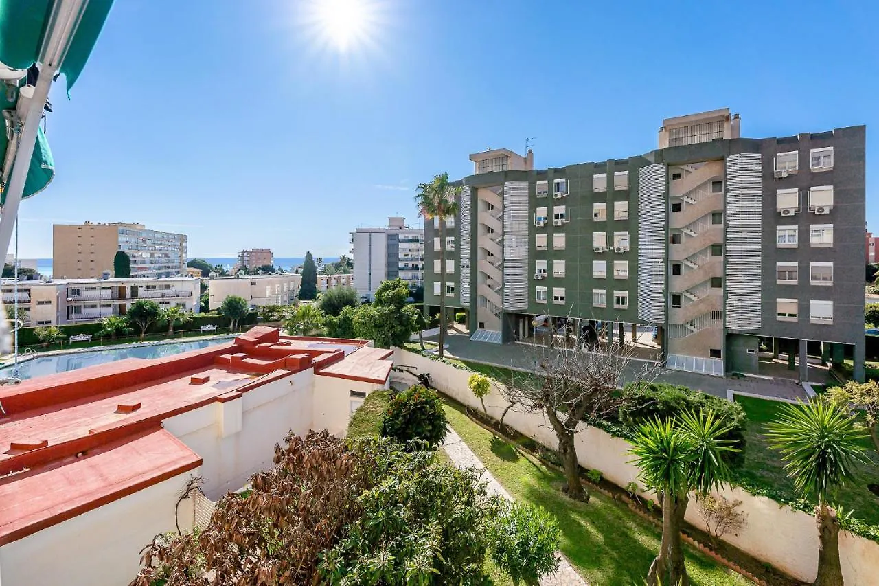 797 Holiday Rentals - Acogedor Apartamento Para 3 Con Piscina Benalmádena Appartement
